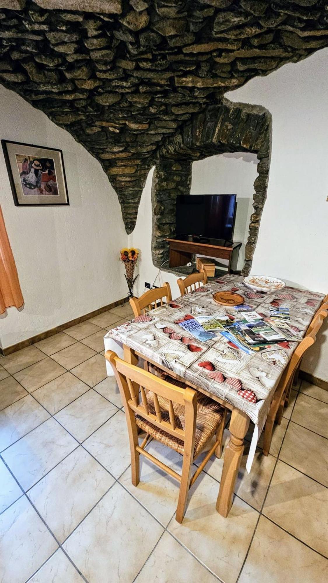 Apartment Lo Tata - Maisons De Charme - Caratteristico A 2 Passi Da Courmayeur *